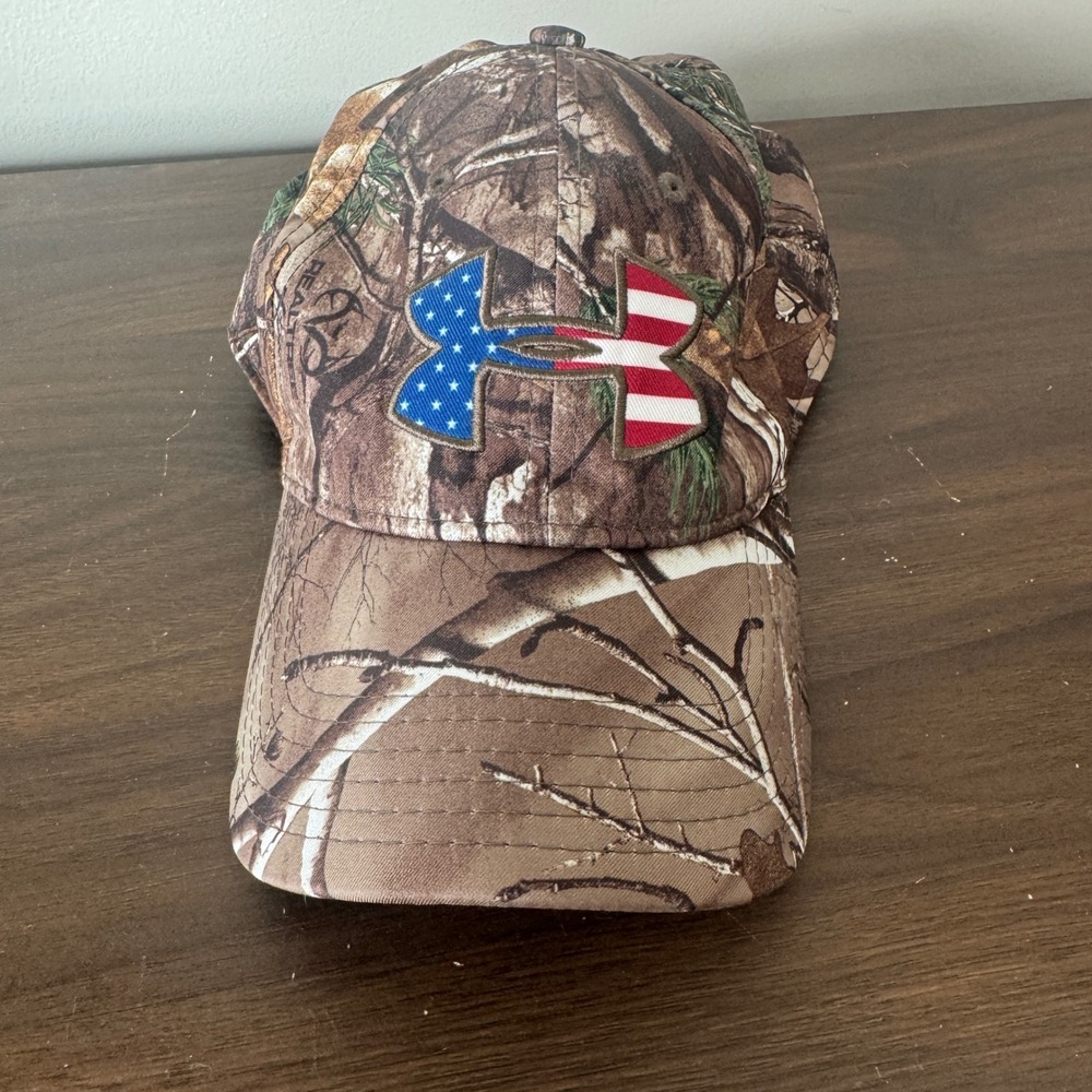 Under Armour Mens Realtree Camo American Flag Logo Snapback Hat OSFA